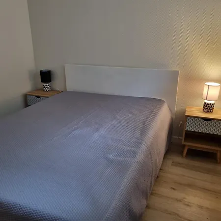 Bel T2, 50 M De La Des Minimes, La Rochelle, *